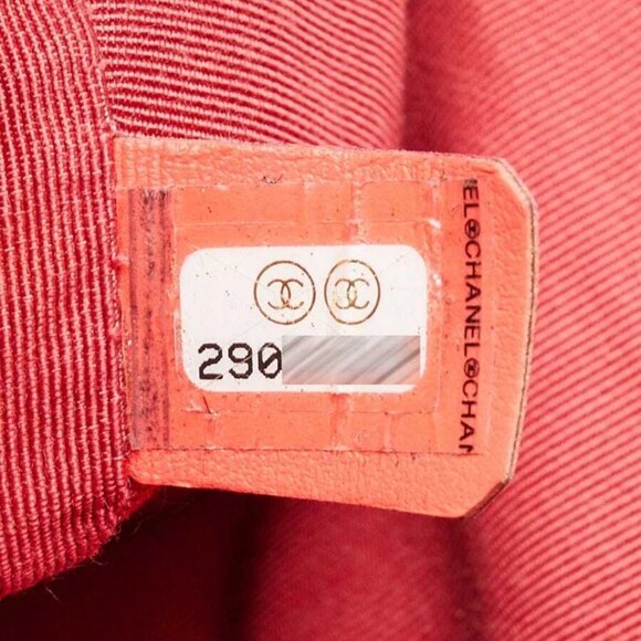 Chanel Red Quilted Lambskin Leather Medium In The Loop Bag - Picture 9 of 11